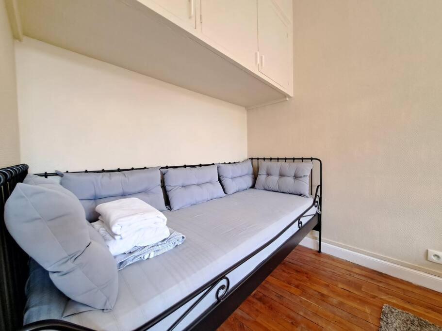 Perth, Bel Appartement Lumineux แร็งส์ ภายนอก รูปภาพ