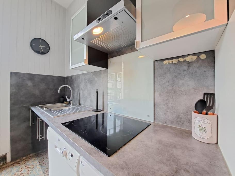 Perth, Bel Appartement Lumineux แร็งส์ ภายนอก รูปภาพ